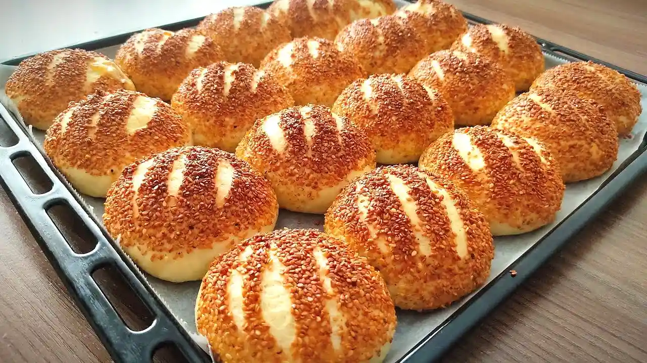 Mayalı Hamurdan Simit Poğaça