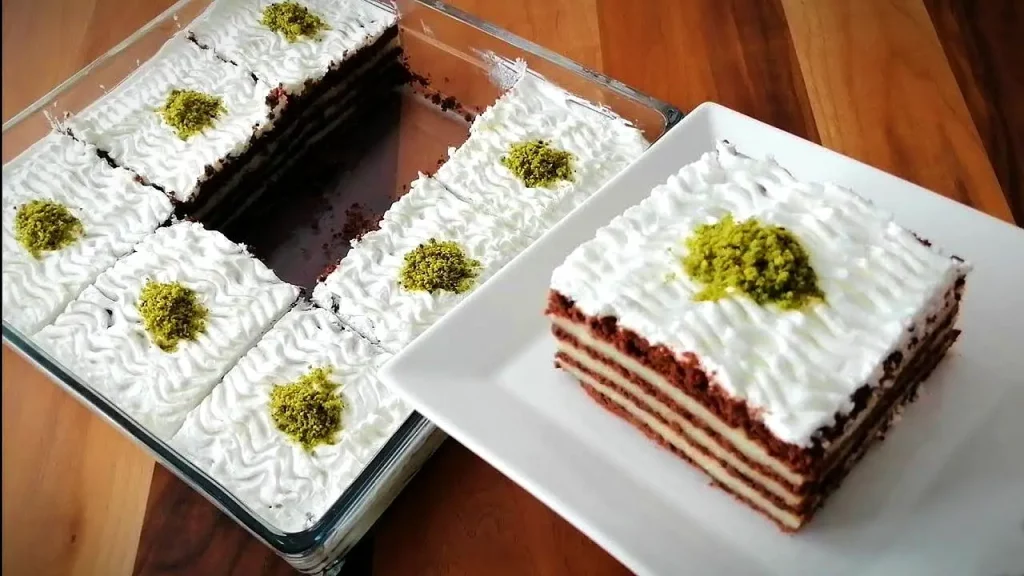 Bisküvili İrmik Pastası Tarifi
