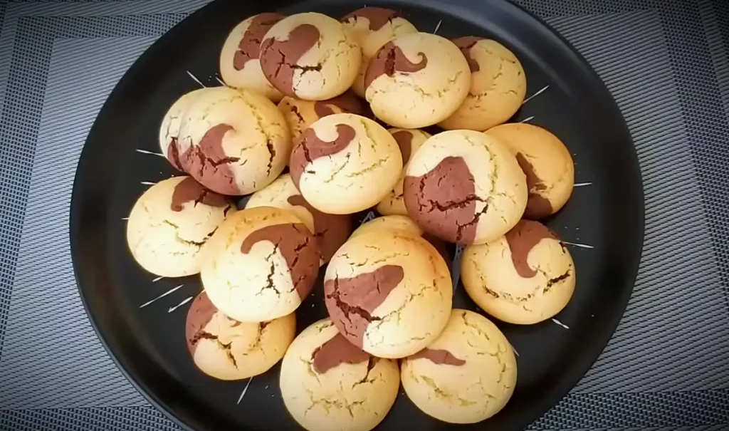2 Renkli Sıvı Yağlı Kurabiye Tarifi