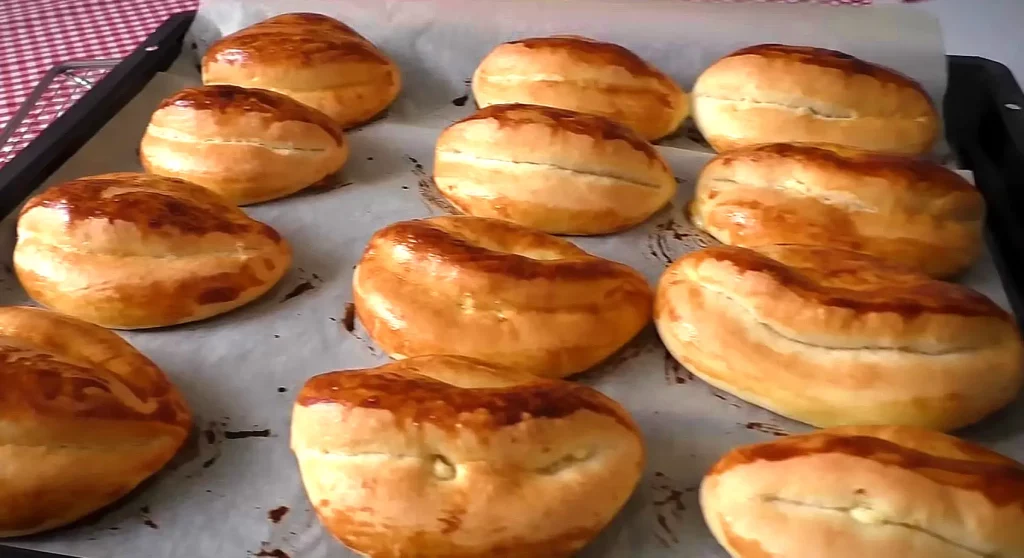 Peynirli Pastane Poğaçası Tarifi