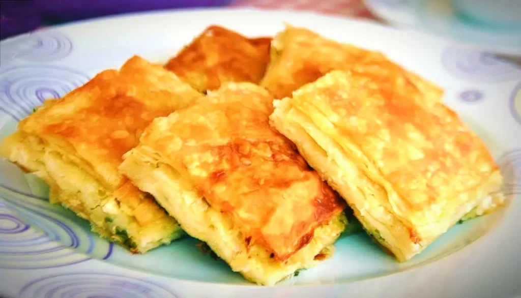 Hazır Yufkadan Peynirli Börek Tarifi