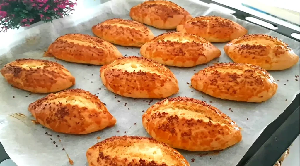 Geç Bayatlayan Mayasız Poğaça Tarifi
