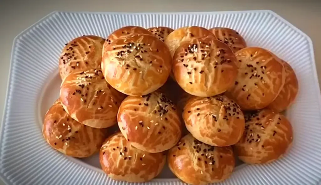 Mayasız Peynirli Poğaça Tarifi