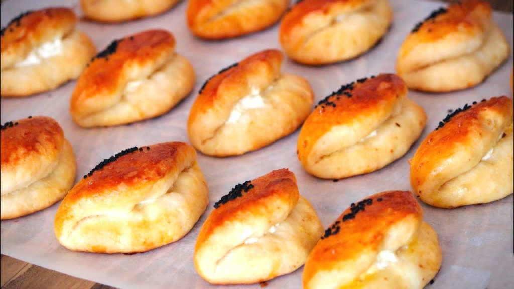 Sıvı Yağlı Pratik Poğaça Tarifi