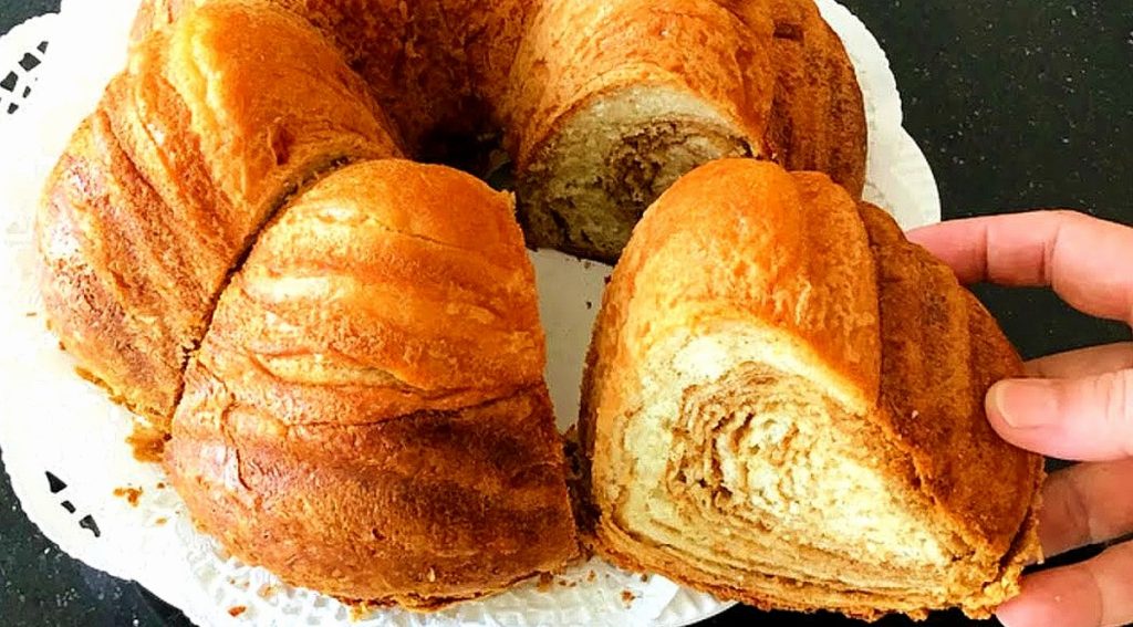 Mayalı Hamurdan Haşhaşlı Çörek Tarifi
