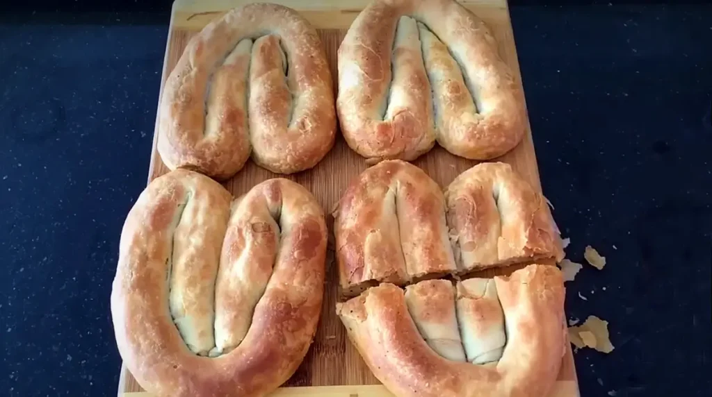 El Açması Sarıyer Böreği Tarifi