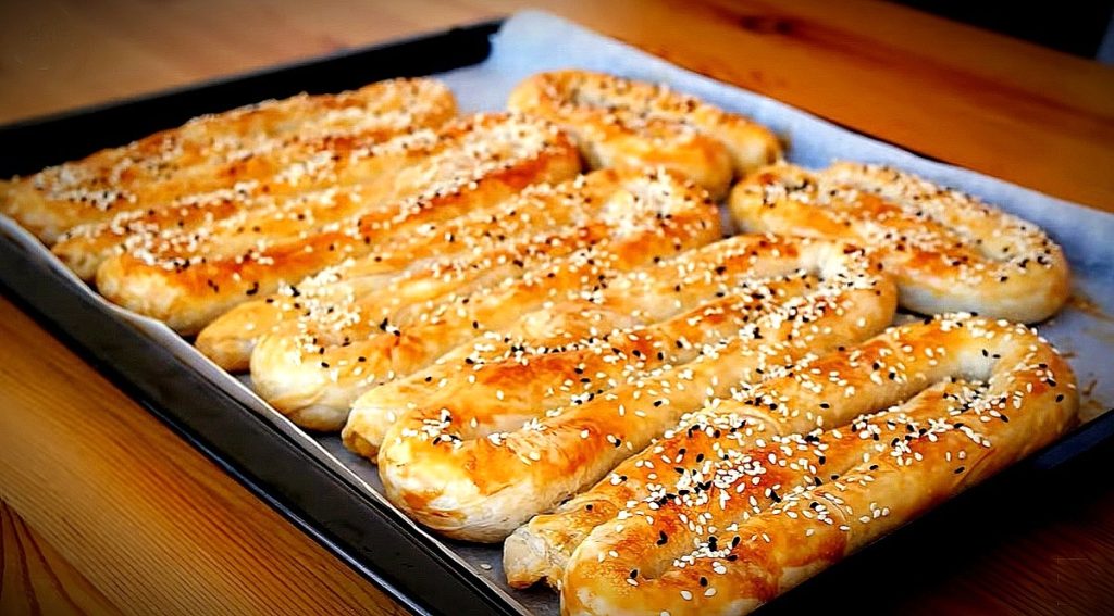 El Açması Kol Böreği Tarifi