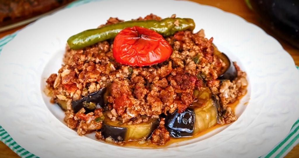 Fırında Patlıcan Musakka Tarifi
