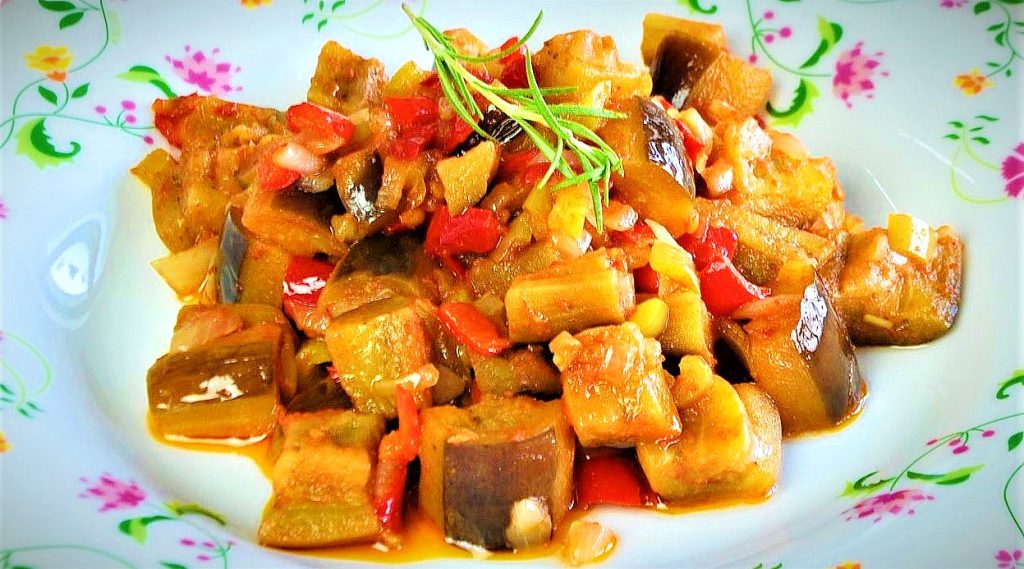 Zeytinyağlı Patlıcan Yemeği Tarifi