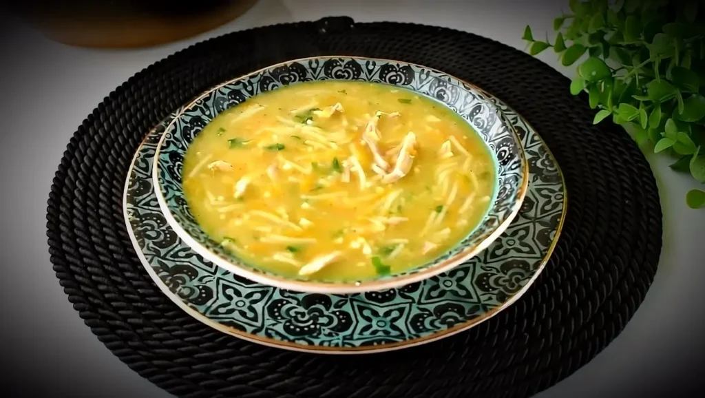 Lokanta Usulü Tavuk Çorbası Tarifi